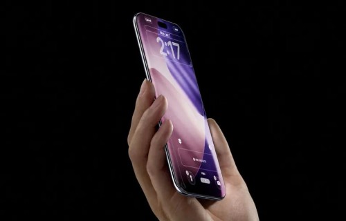 苹果 20 周年全玻璃 iPhone 凉了？消息称 2027 年 Pro 机型仍在推进